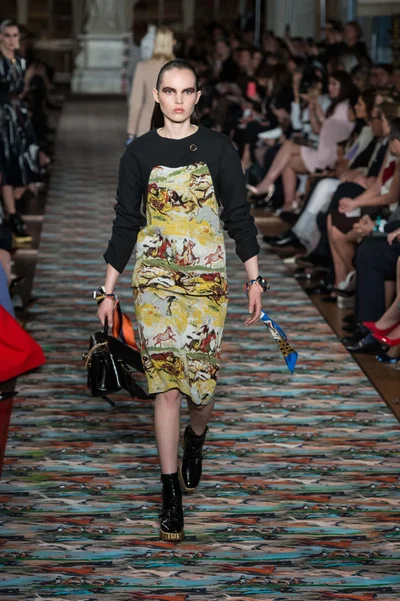 Look 28